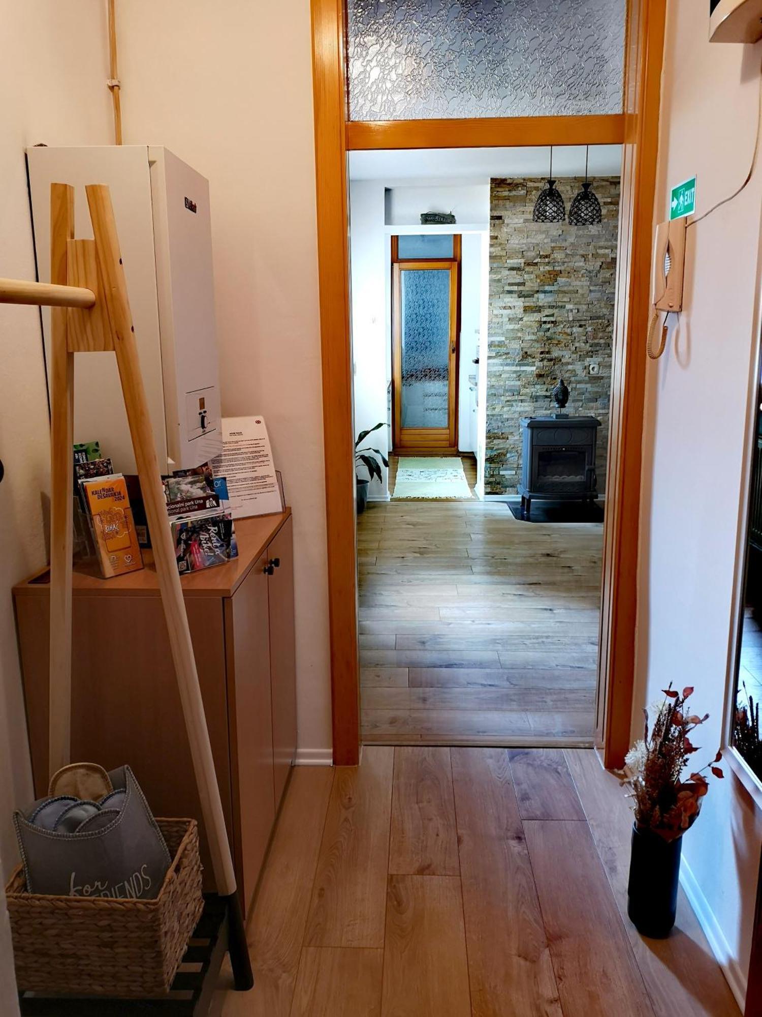Shiny Thumb Apartment Bihac Bagian luar foto